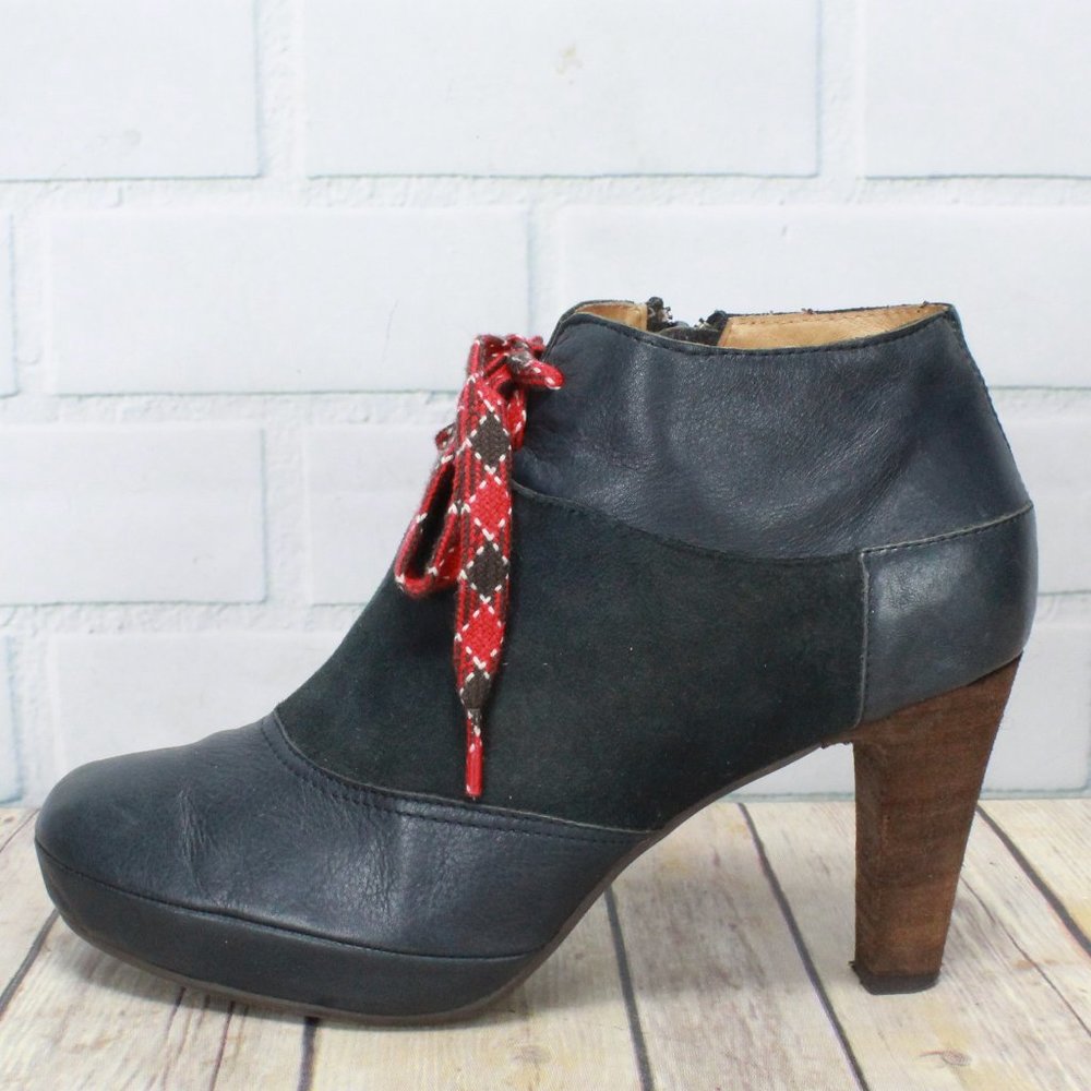 Anthropologie Lucky Penny Navy Leather Suede Red Laces Heeled Booties Size 9 B - Picture 1 of 9